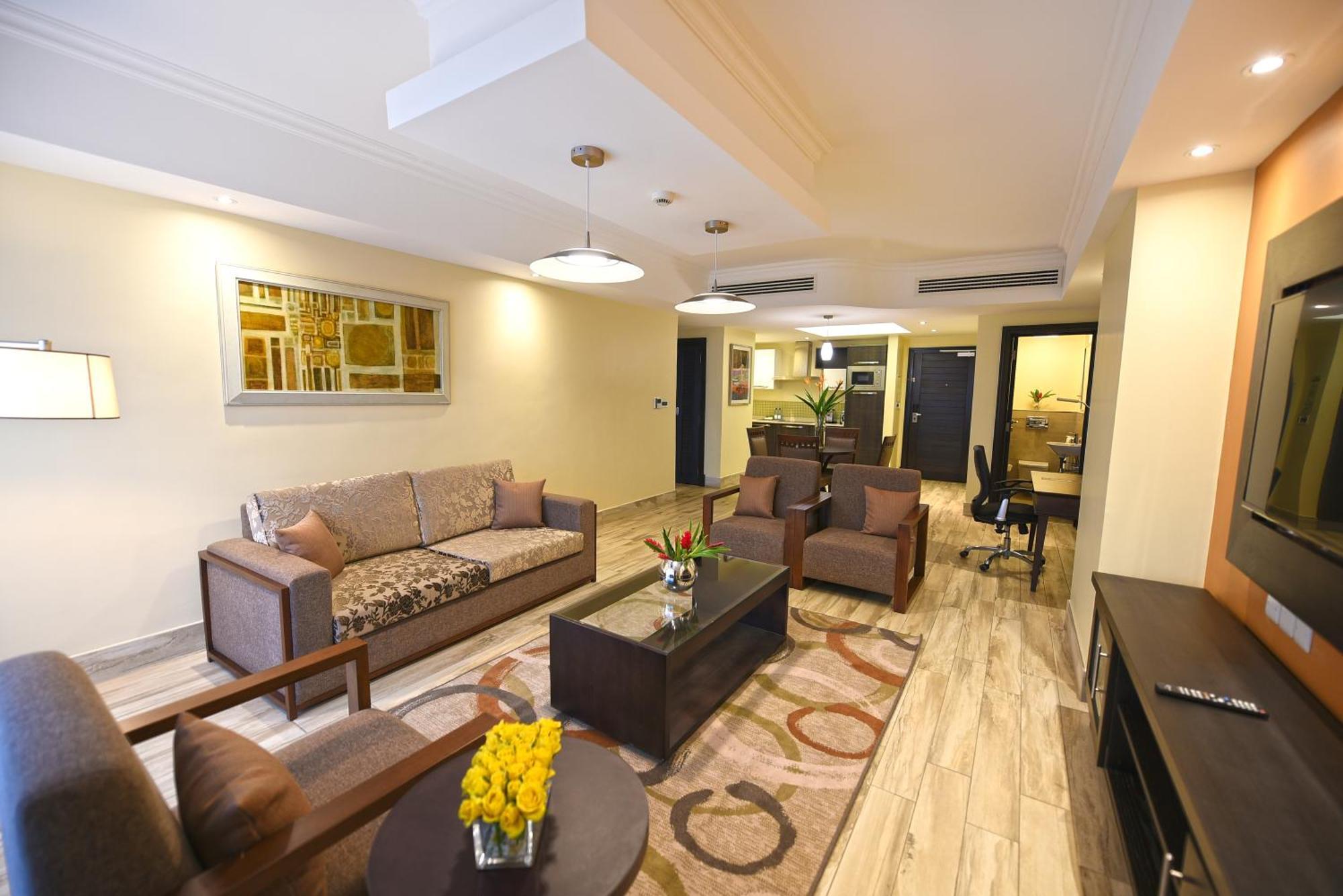 Mestil Hotel & Residences Kampala Exterior photo